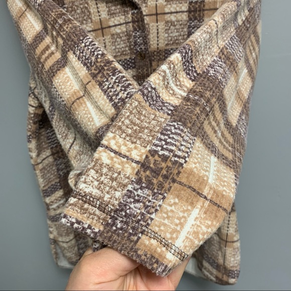 Vintage Neutral Tone Women’s Plaid Button Down - Picture 6 of 8